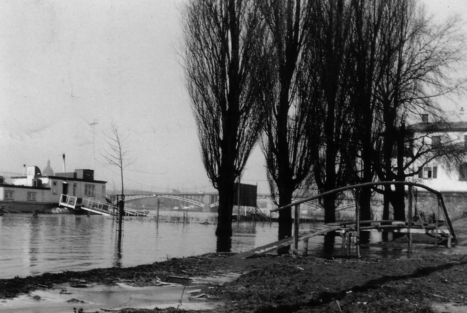 1958-Februar-Hochwassersteg